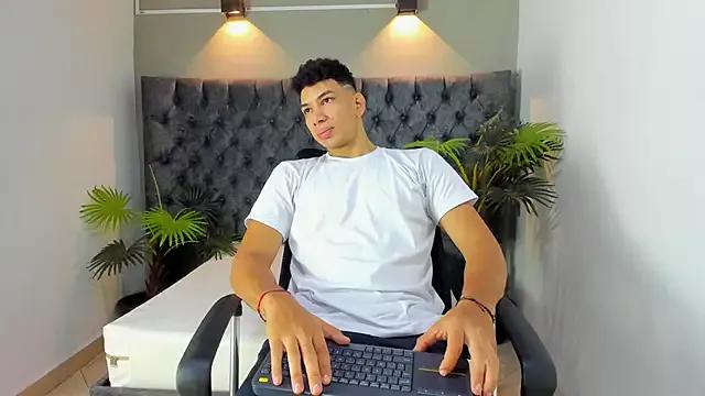 ALAN_REDINGER from StripChat