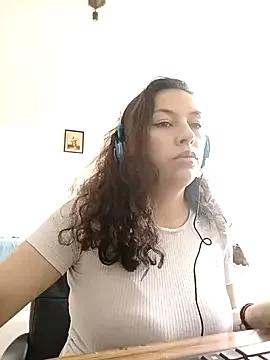 AlanaDesire from StripChat is Freechat