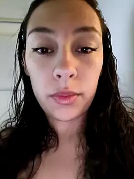 AlanaDesire from StripChat is Freechat