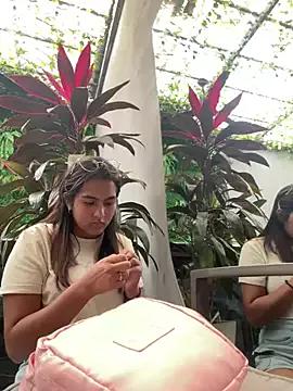 AlanaDubois from StripChat is Freechat