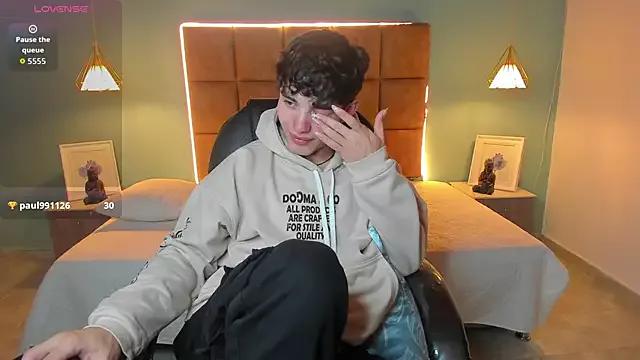 Customizable and immersive: Energize your taste buds and checkout our delicious choice of amateur cams liveshows with excited livestreamers getting their sweet physiques pounded with their beloved vibrating toys.