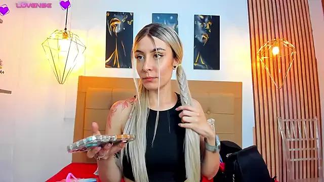 alesziarose from StripChat is Freechat