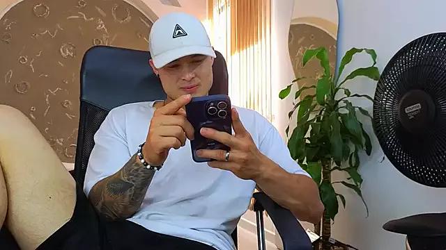 Alexander_ferre from StripChat is Freechat