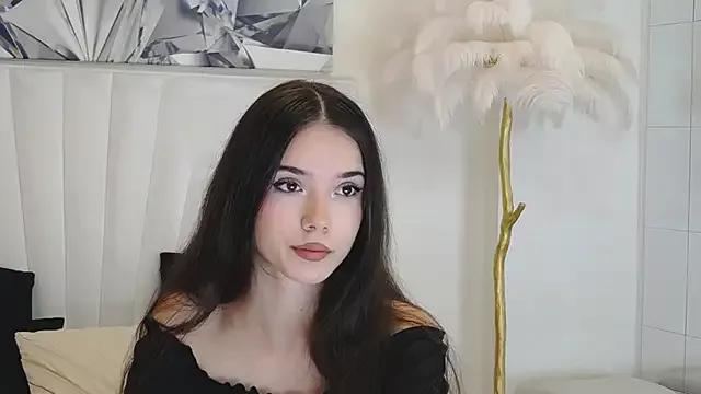 AlexisDevine from StripChat is Freechat