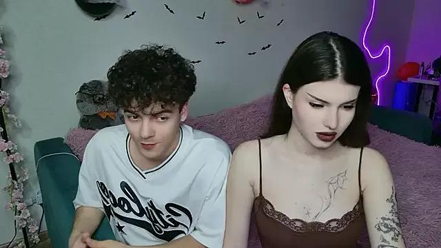 Alice18James from StripChat is Freechat
