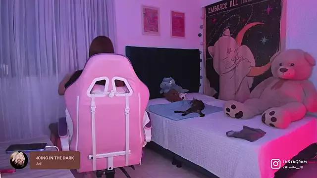 Customizable and immersive: Energize your taste buds and checkout our delicious choice of amateur cams liveshows with excited livestreamers getting their sweet physiques pounded with their beloved vibrating toys.