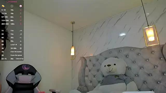 Customizable and immersive: Energize your taste buds and checkout our delicious choice of amateur cams liveshows with excited livestreamers getting their sweet physiques pounded with their beloved vibrating toys.