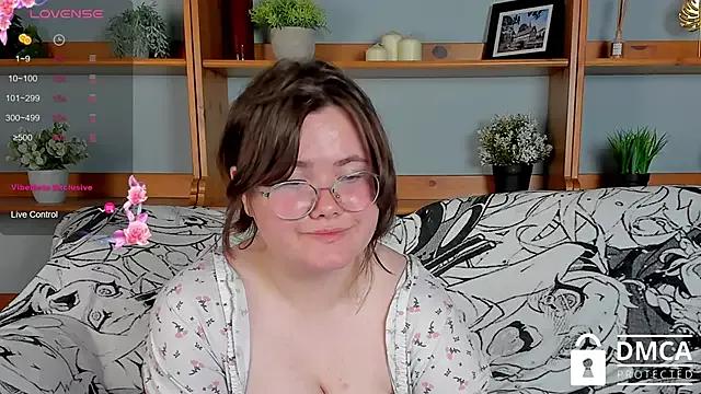 Alice_smile_for_me from StripChat is Freechat