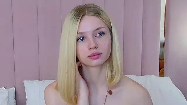 alice_woond from StripChat is Freechat