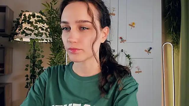 AlicePiercce from StripChat is Freechat