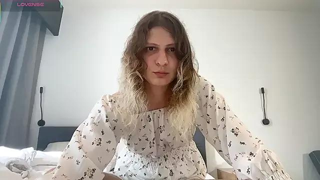 Customizable and immersive: Energize your taste buds and checkout our delicious choice of amateur cams liveshows with excited livestreamers getting their sweet physiques pounded with their beloved vibrating toys.