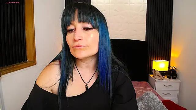 alicia_moom from StripChat is Freechat