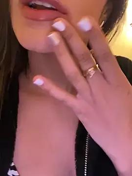 Alisha-Bond from StripChat is Freechat