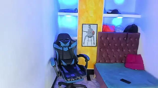 Customizable and immersive: Energize your taste buds and checkout our delicious choice of amateur cams liveshows with excited livestreamers getting their sweet physiques pounded with their beloved vibrating toys.