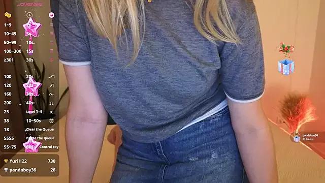 AlisssaRose from StripChat is Freechat