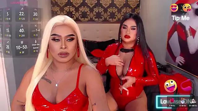 AlluringEmerald from StripChat is Freechat