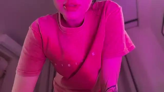 Customizable and immersive: Energize your taste buds and checkout our delicious choice of amateur cams liveshows with excited livestreamers getting their sweet physiques pounded with their beloved vibrating toys.
