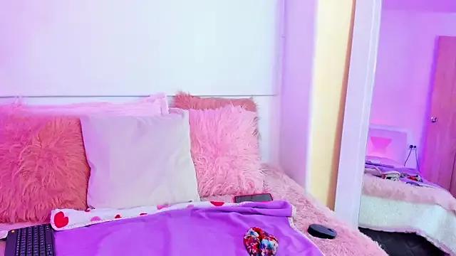 Customizable and immersive: Energize your taste buds and checkout our delicious choice of amateur cams liveshows with excited livestreamers getting their sweet physiques pounded with their beloved vibrating toys.