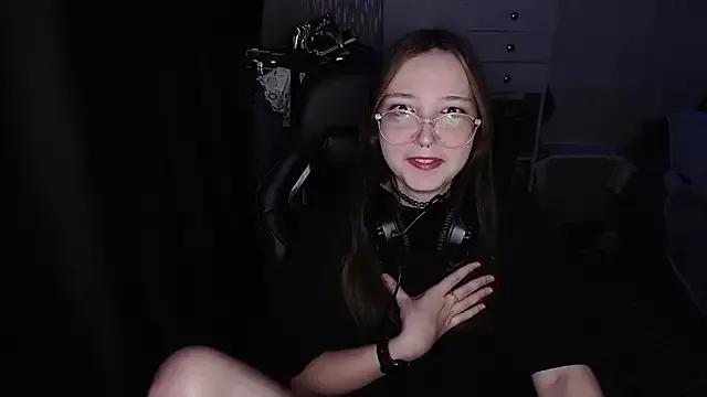 AmeliaKamishiro from StripChat is Freechat