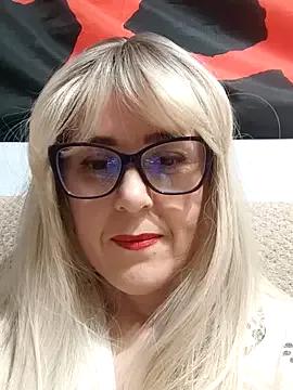 Amelialove42 from StripChat is Freechat