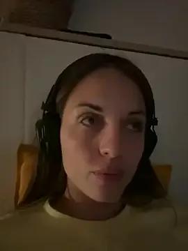 AmiLavs from StripChat is Freechat