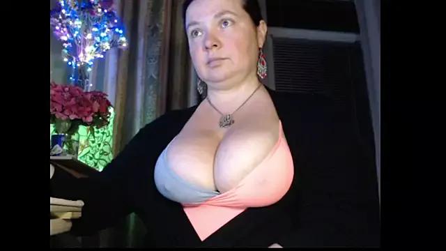 amorelara from StripChat is Freechat