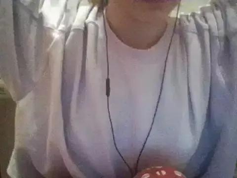 Analitayoung from StripChat is Freechat