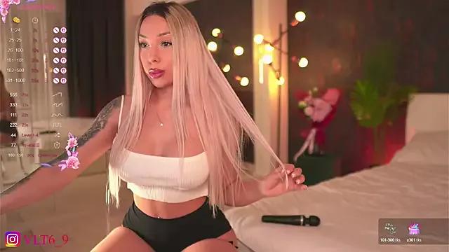Angel-Barbie from StripChat is Freechat