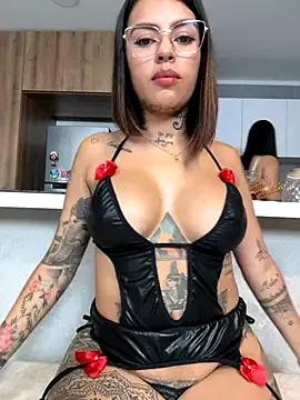 Customizable and immersive: Energize your taste buds and checkout our delicious choice of amateur cams liveshows with excited livestreamers getting their sweet physiques pounded with their beloved vibrating toys.