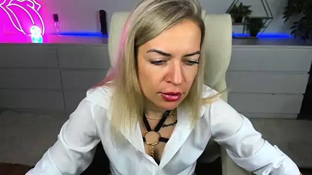Customizable and immersive: Energize your taste buds and checkout our delicious choice of amateur cams liveshows with excited livestreamers getting their sweet physiques pounded with their beloved vibrating toys.