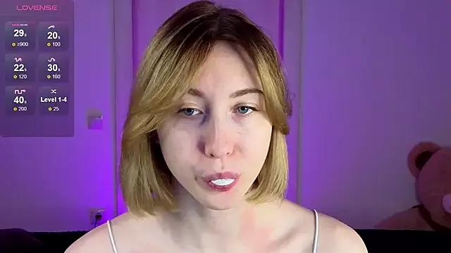 AnnaPeachy from StripChat is Freechat