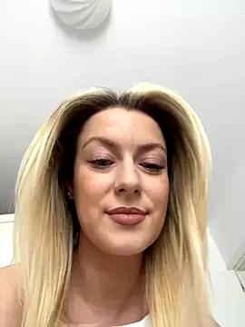 AnnastasiaMills from StripChat is Freechat
