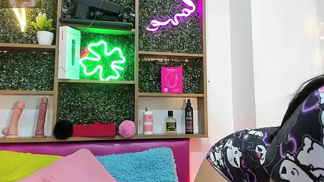 Customizable and immersive: Energize your taste buds and checkout our delicious choice of amateur cams liveshows with excited livestreamers getting their sweet physiques pounded with their beloved vibrating toys.