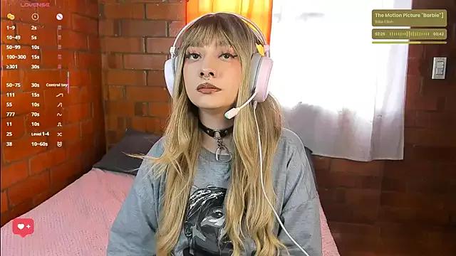 Annycolin_ from StripChat is Freechat