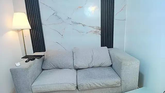 AprillRoss from StripChat is Freechat