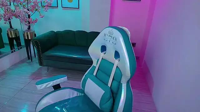 Customizable and immersive: Energize your taste buds and checkout our delicious choice of amateur cams liveshows with excited livestreamers getting their sweet physiques pounded with their beloved vibrating toys.