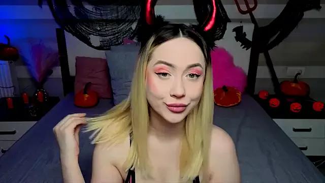 Customizable and immersive: Energize your taste buds and checkout our delicious choice of amateur cams liveshows with excited livestreamers getting their sweet physiques pounded with their beloved vibrating toys.