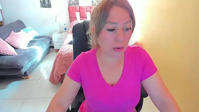 Customizable and immersive: Energize your taste buds and checkout our delicious choice of amateur cams liveshows with excited livestreamers getting their sweet physiques pounded with their beloved vibrating toys.