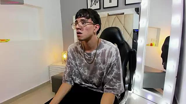 Arthur_Daviess from StripChat is Freechat