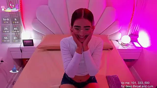 Ary__cherry from StripChat is Freechat