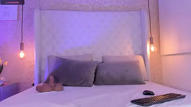 Ashleyy_piink from StripChat is Freechat