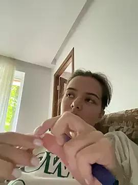 ASummerElf from StripChat is Freechat