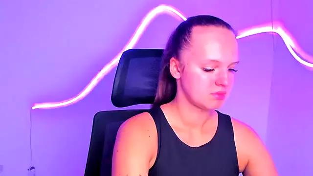 Aurora_White from StripChat is Freechat