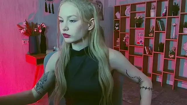 AvaDaviis from StripChat