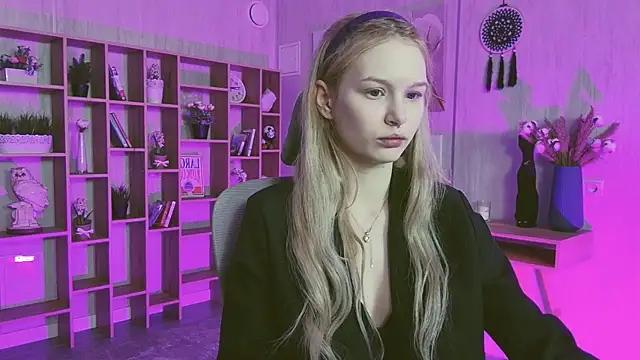 AvaDaviis from StripChat