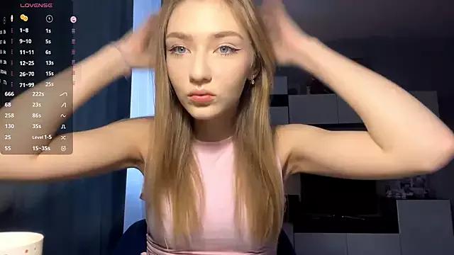 AveryBerkson from StripChat is Freechat