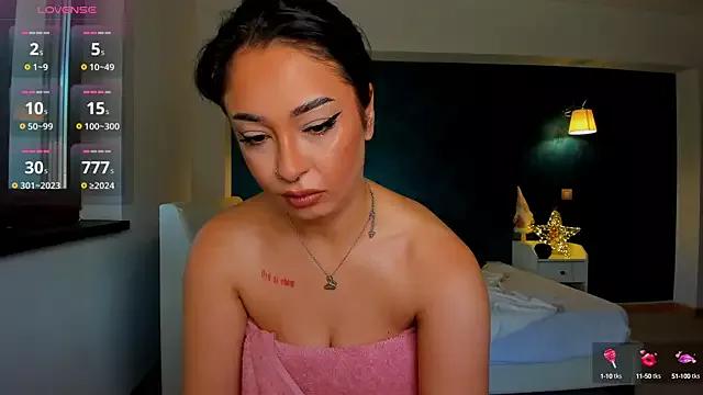 Awesome_Jolie from StripChat is Freechat