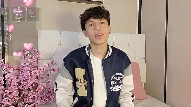 Customizable and immersive: Energize your taste buds and checkout our delicious choice of amateur cams liveshows with excited livestreamers getting their sweet physiques pounded with their beloved vibrating toys.