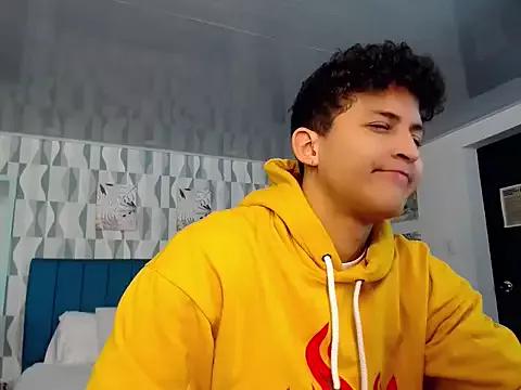 Customizable and immersive: Energize your taste buds and checkout our delicious choice of amateur cams liveshows with excited livestreamers getting their sweet physiques pounded with their beloved vibrating toys.