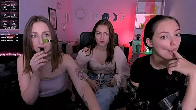 Customizable and immersive: Energize your taste buds and checkout our delicious choice of amateur cams liveshows with excited livestreamers getting their sweet physiques pounded with their beloved vibrating toys.